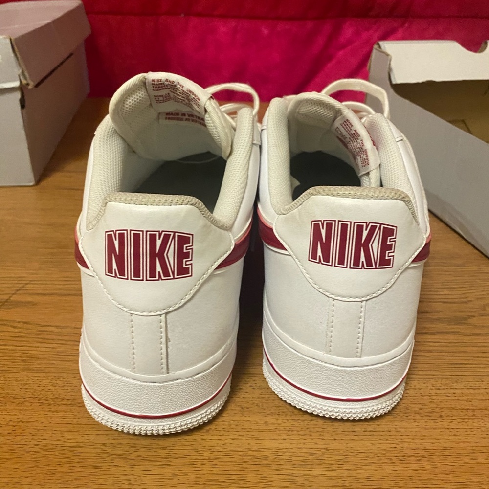 NIKE AF1 white red will negotiate